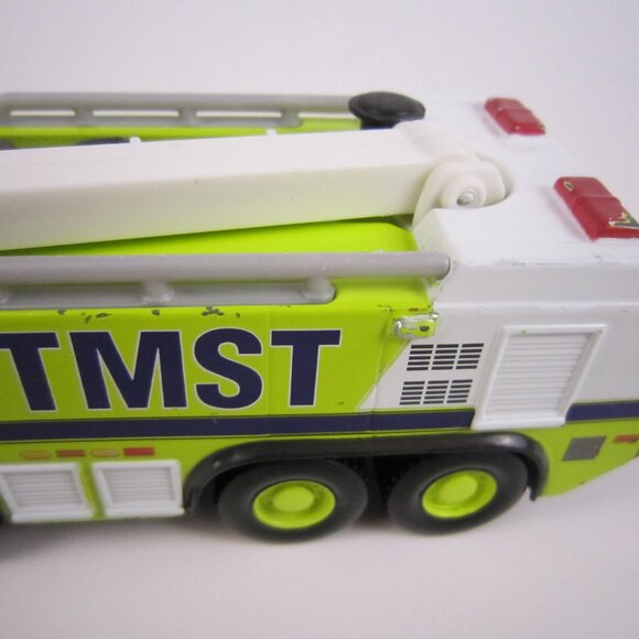 Disney Pixar Planes Fire Rescue Ryker Deluxe Diecast Fire truck TMST 6.25" Long - Picture 4 of 11